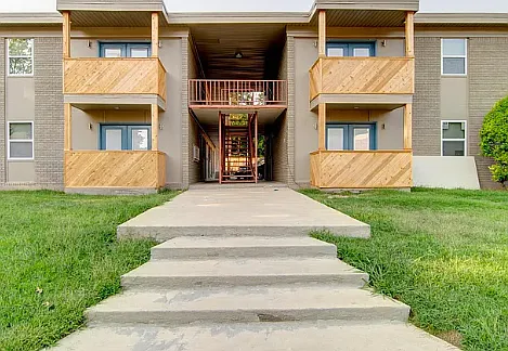 Courtyard @ The Flats — Photo 7