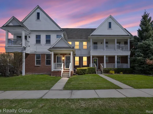 29113 Philadelphia Dr, Chesterfield, MI 48051