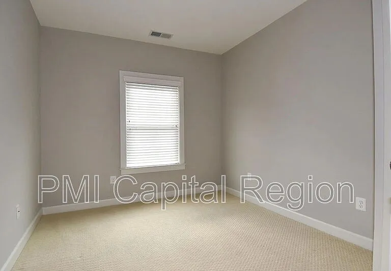 334 Community Center Ave — Photo 18