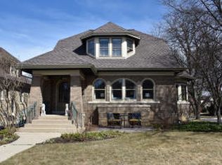 2404 Lefeber Ave, Wauwatosa, WI 53213