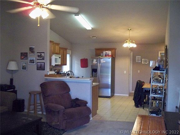 2nd image of 1106 W 23rd St