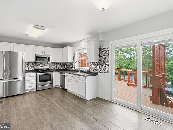 2nd image of 43756 Tolamac Dr