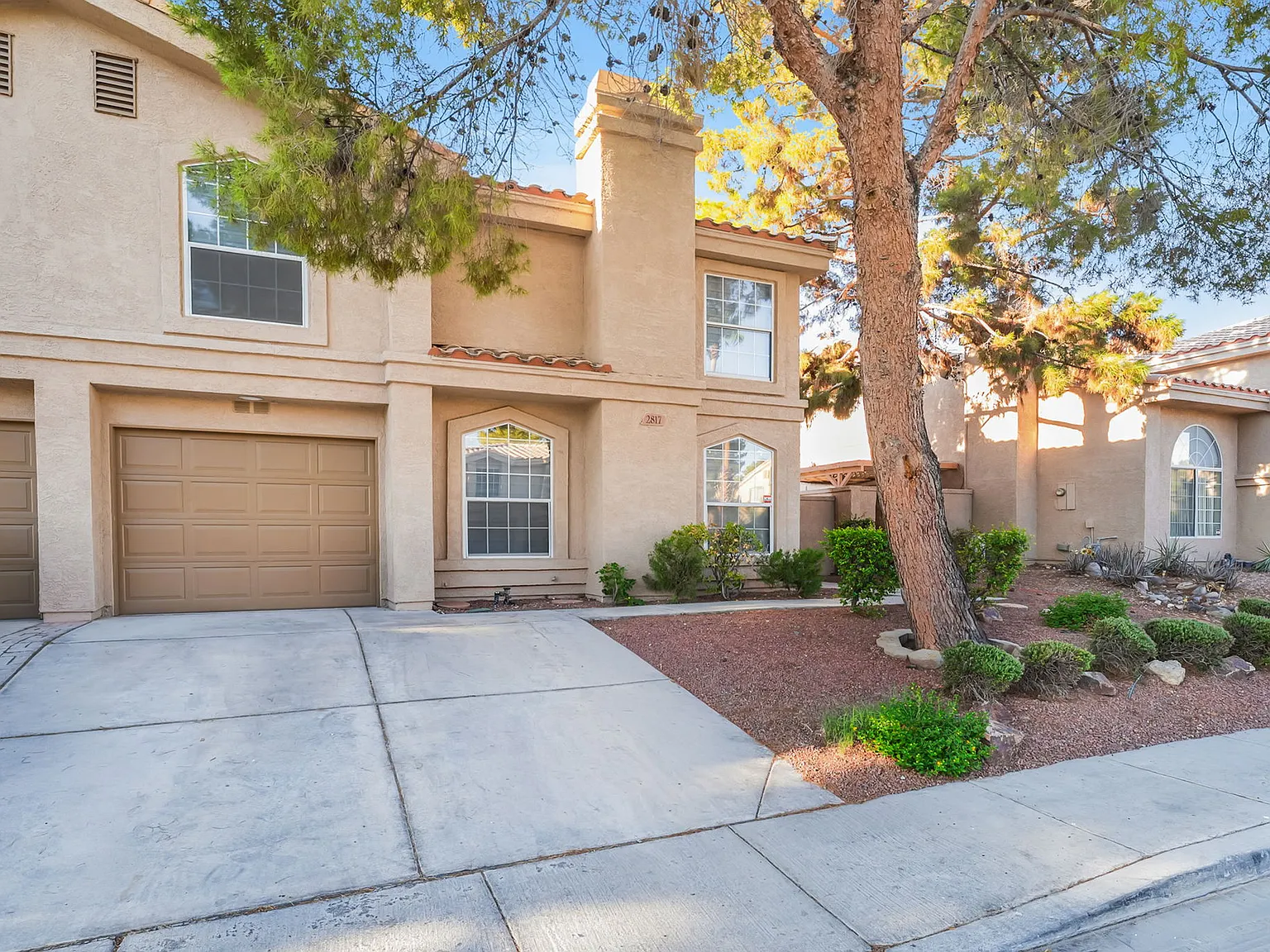 3 bed, 2.5 bath, 1541 sqft, $2,050 — Photo 2