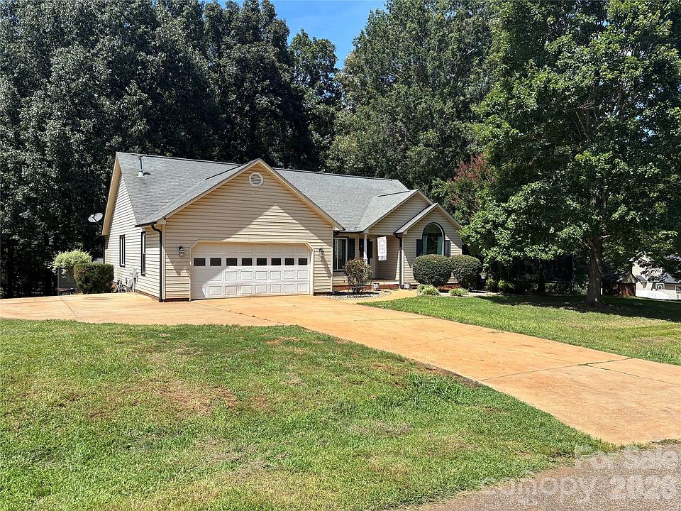 2nd image of 120 Strawberry Ln #15