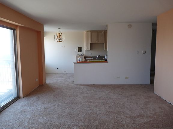 5th image of 6933 N Kedzie Ave APT 1015
