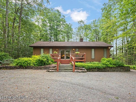 2nd image of 2435 Overlook Ln