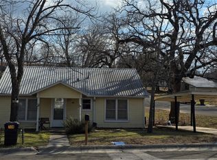 708 W Avenue C, Lampasas, TX 76550