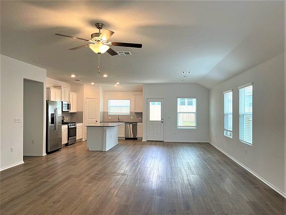3rd image of 10708 Steinbeck Dr