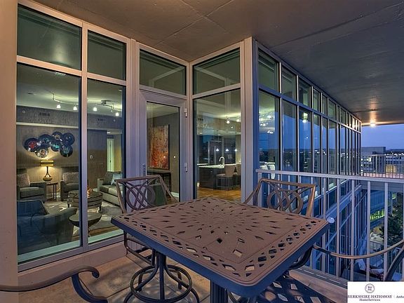4th image of 444 Riverfront Plz APT 902
