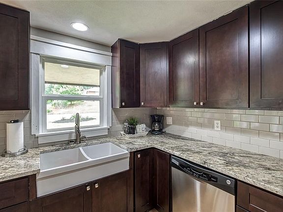 3rd image of 5275 Denise Dr