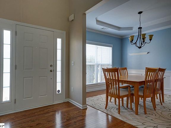 4th image of 8 Broomcage Ct