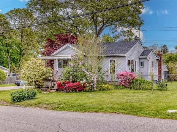 34 Weichers Avenue, Ronkonkoma, NY 11779