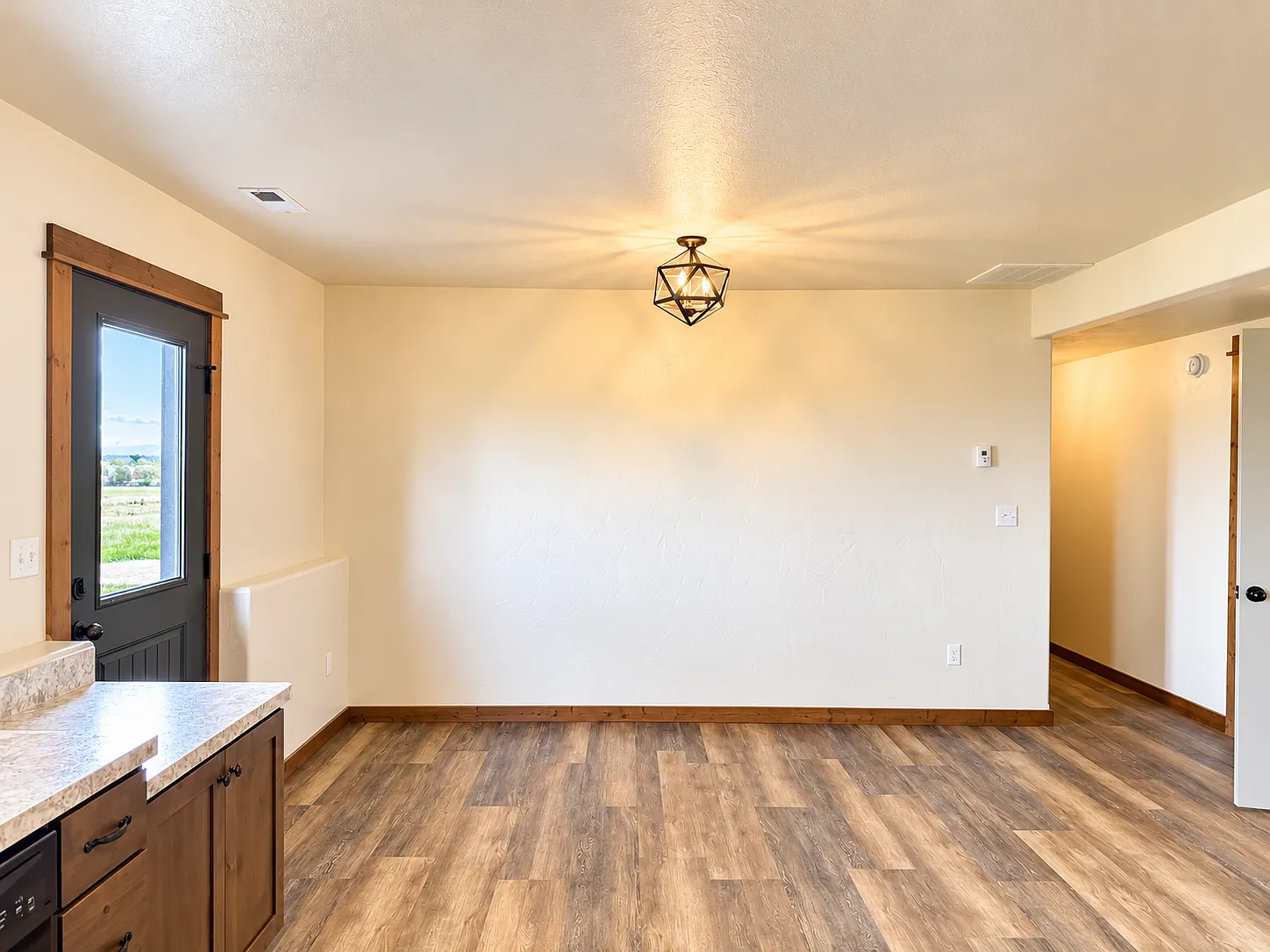 3 bed, 1.0 bath, $1,300 — Photo 4