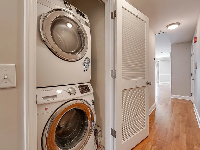 211 Madison St #4 — Photo 15