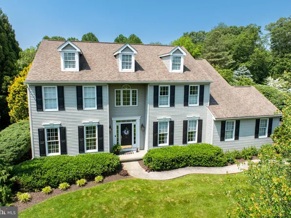 55 N Iroquois Ln, Chester Springs, PA 19425