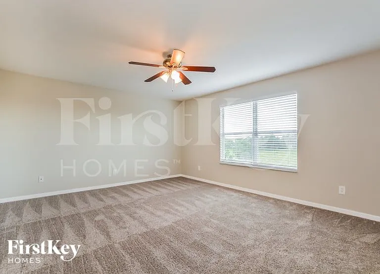733 Wildflower Rd — Photo 5