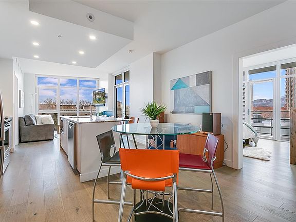 4th image of 1151 Sunset Dr #301