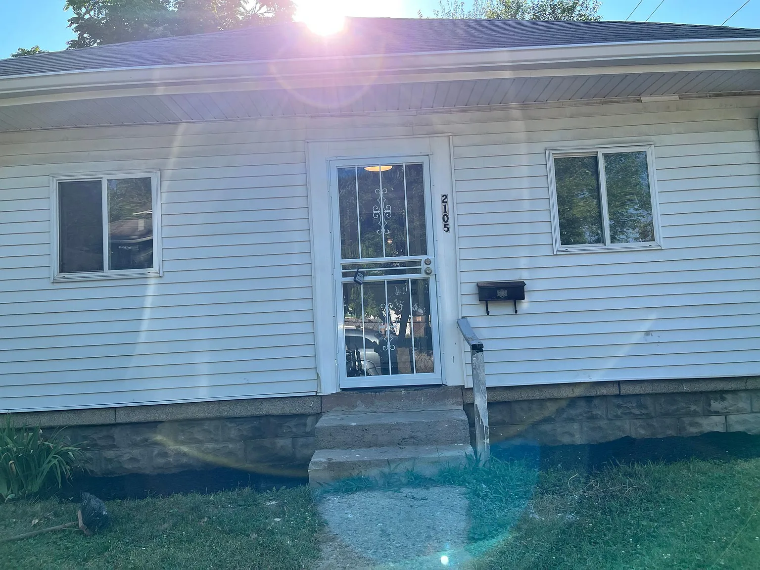 2105 Sugar Grove Ave photo 1