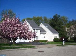 511 Foxglove Ln, Wynnewood, PA 19096