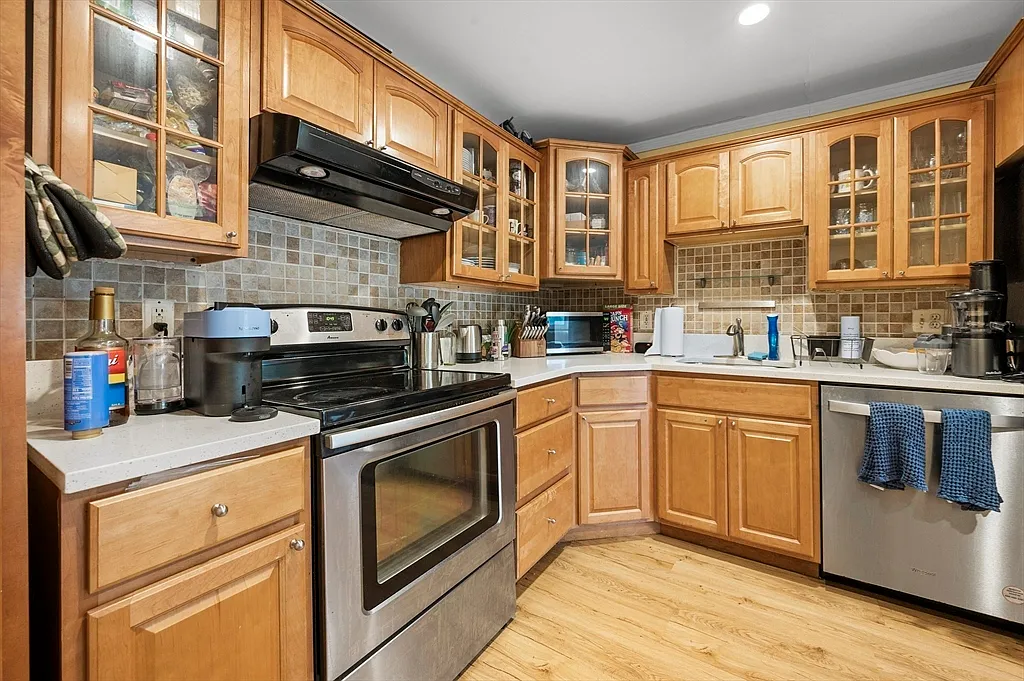 2 bed, 714 sqft, $2,500 — Photo 1