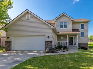 425 Highland Dr, Carlisle, IA 50047