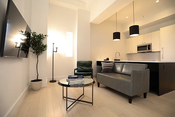 Rented by DelShah Capital LLC | media 6
