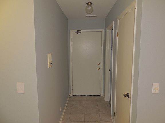 3rd image of 29W371 Emerald Green Dr #20-F