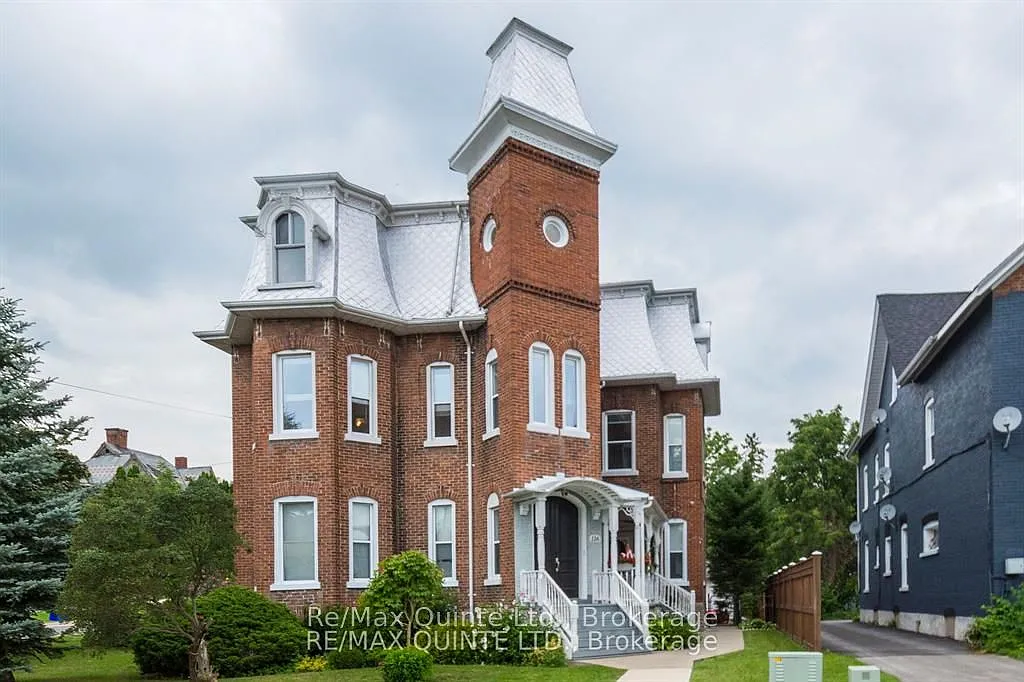 2 bed, $1,990 — Photo 1