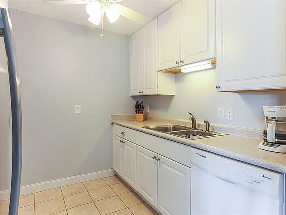 4th image of 2209 Grenadier Dr #139