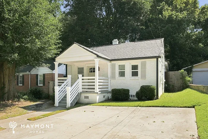 3 bed, 2.0 bath, 1400 sqft, $2,045 — Photo 3