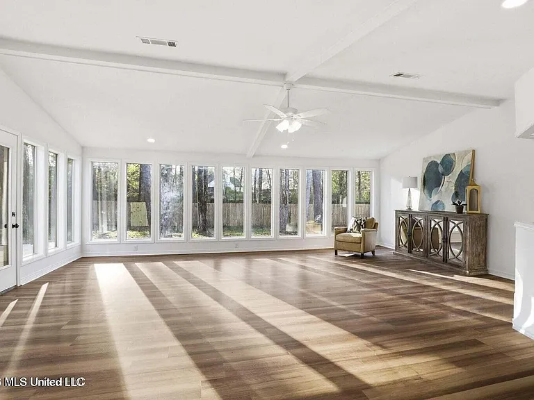 409 Arundel Dr — Photo 11