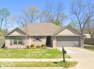 2060 Dover Cv, Pea Ridge, AR 72751