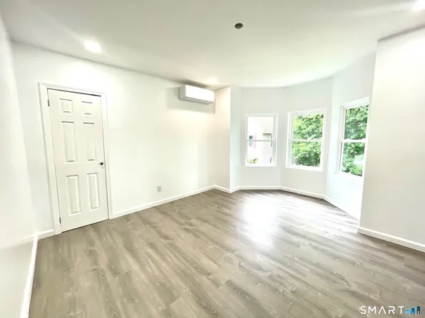 32 Lester St Unit 2, Ansonia, CT 06401