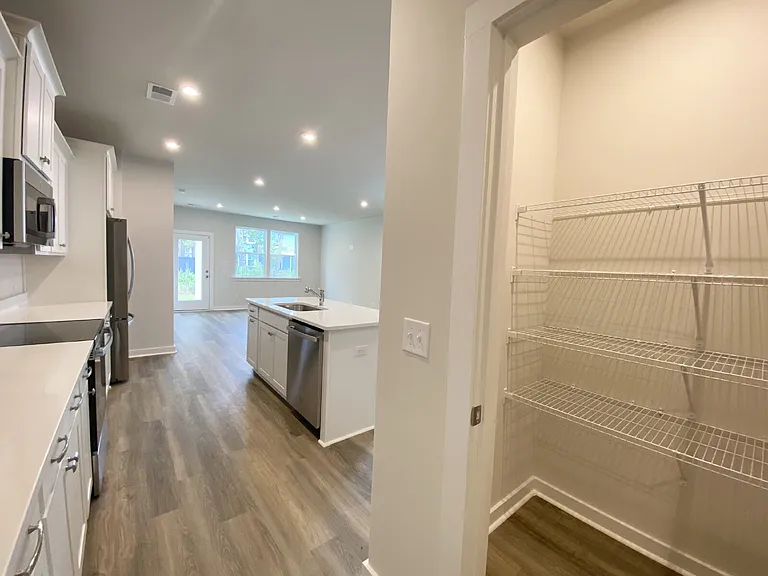 55 Lockwood Dr — Photo 11