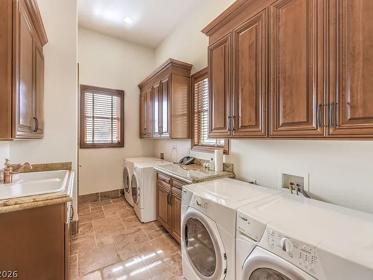 2780 El Camino Rd — Photo 62