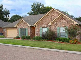 120 Clifton Dr, Vicksburg, MS 39183