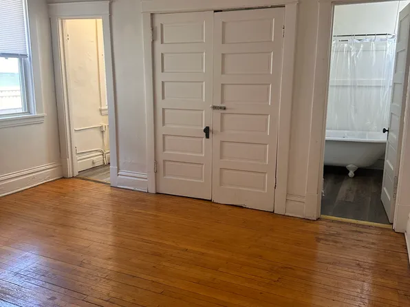 (undisclosed Address), Saint Paul, MN 55102