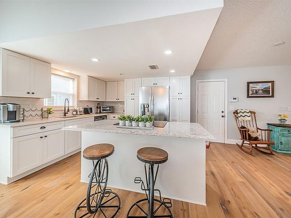 5th image of 2831 Meadow Wood Dr
