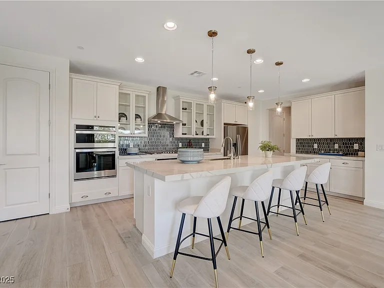 1075 N Water St — Photo 16