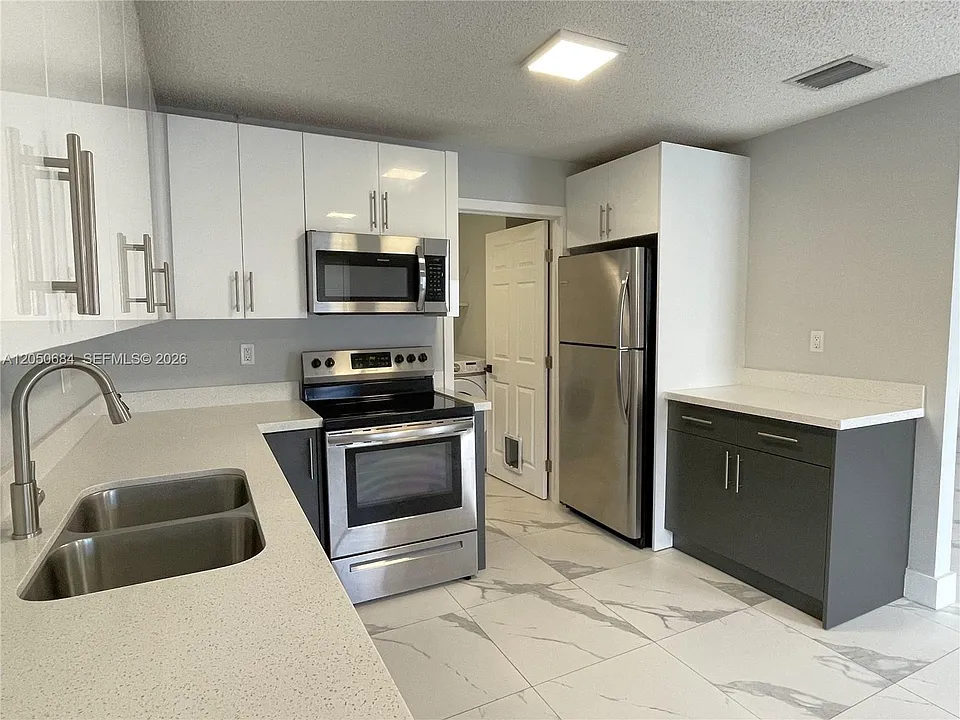 1370 NW 3rd St