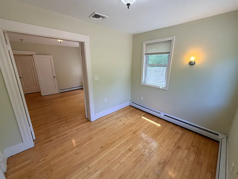 35 Spring St #2 — Photo 19