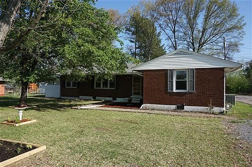 1st image of 213 Hallbrook Dr