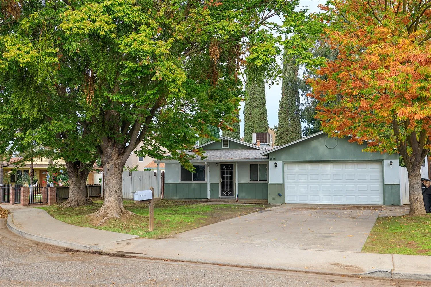 1666 Mark Ct photo 1