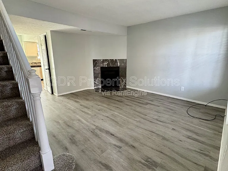 700 Fruit Ave NW — Photo 10