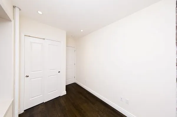 Rented by Icon Realty Management | media 11