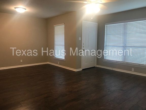 5th image of 8279 Longford Dr