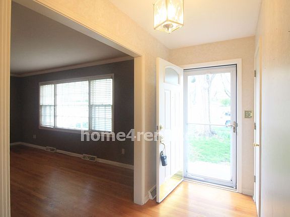 4th image of 10130 Horton St