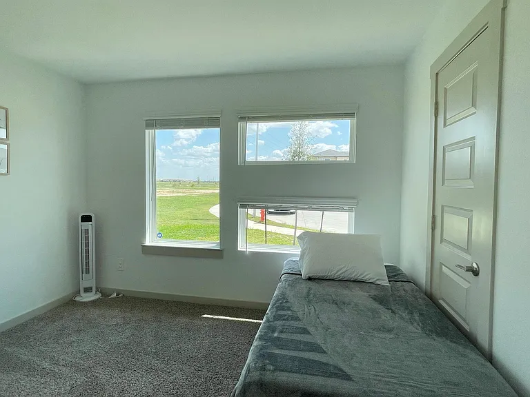 3902 Itzle Island Ct — Photo 33