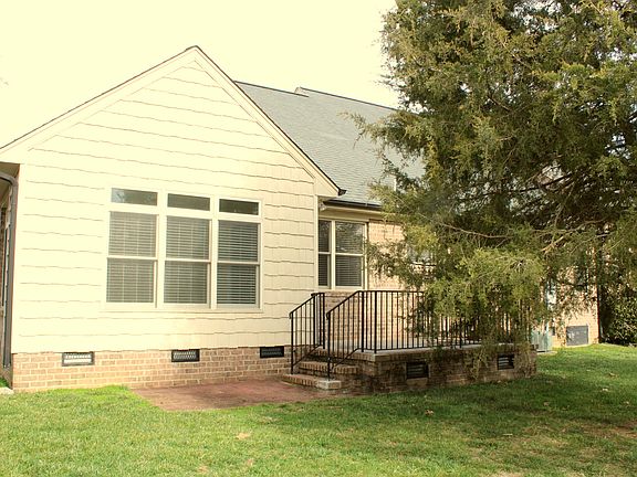 Rear Exterior & Deck