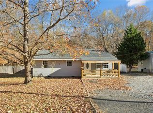 6141 Glenns Rd, Gloucester, VA 23061